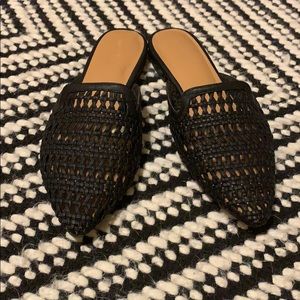 Universal Threads Co. Slip on Black Mules